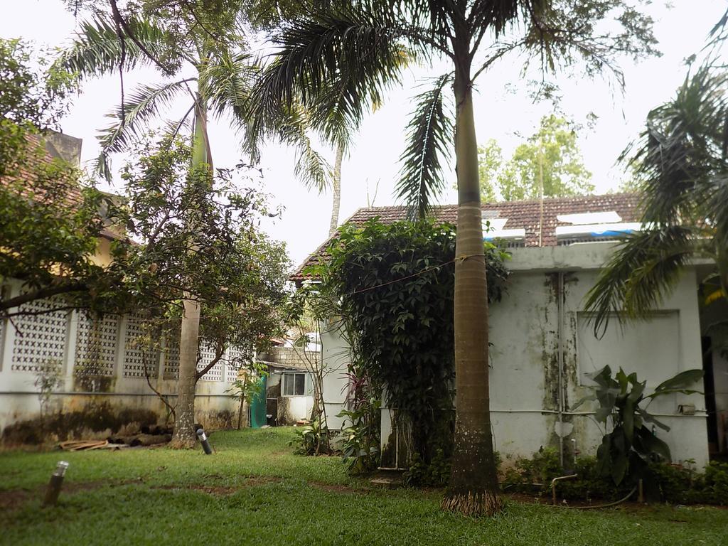 Bed and Breakfast Elphinstone Residency Kochi Exterior foto