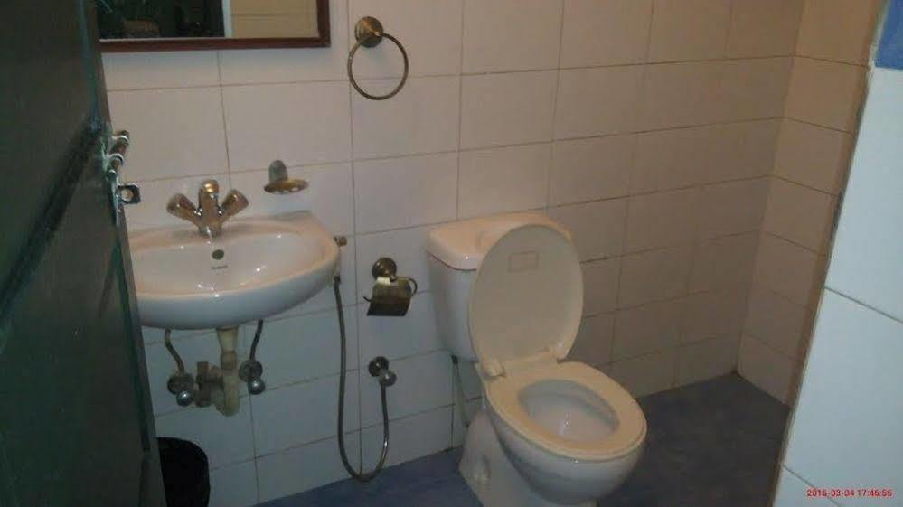 Bed and Breakfast Elphinstone Residency Kochi Exterior foto