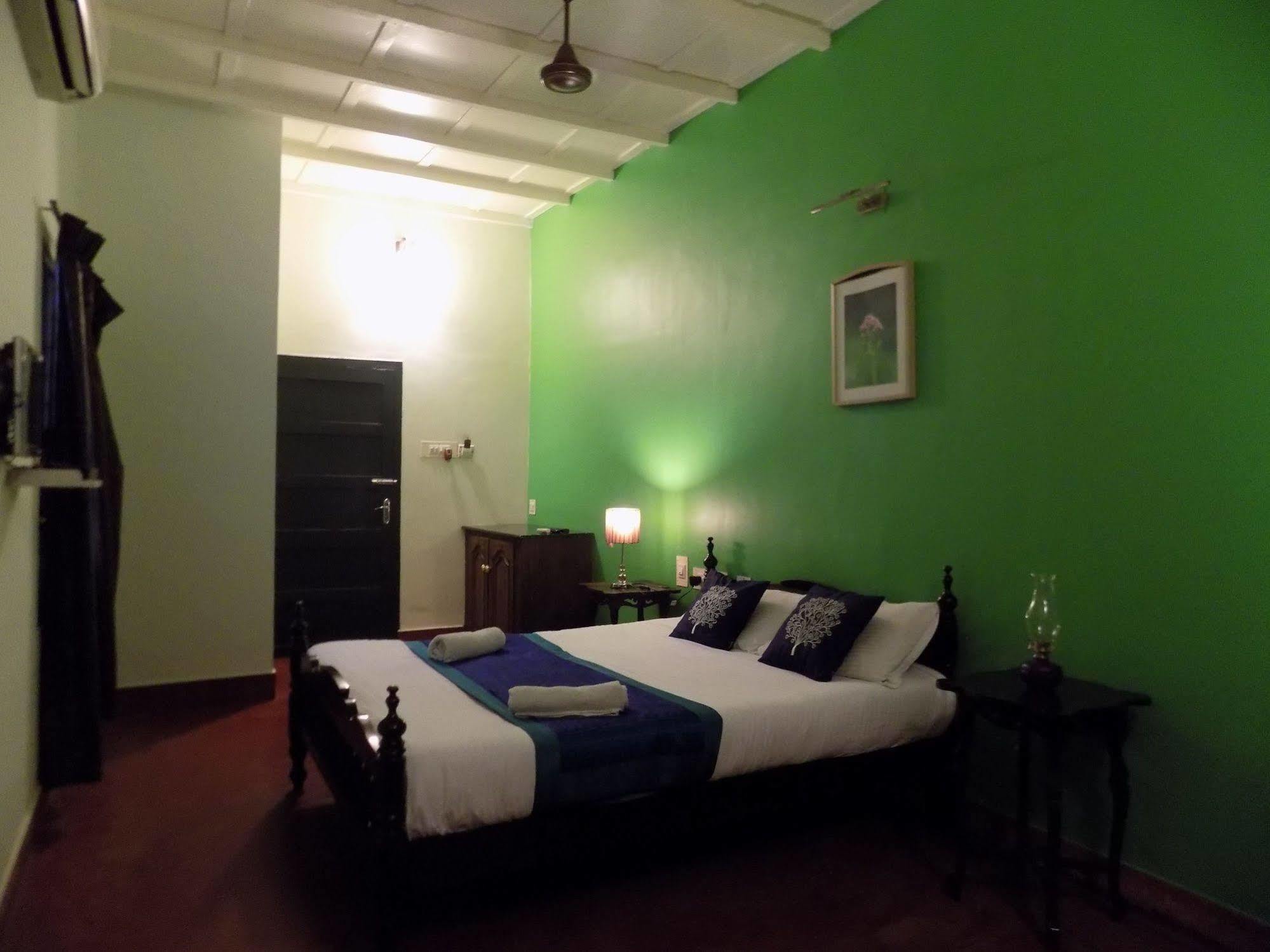 Bed and Breakfast Elphinstone Residency Kochi Exterior foto