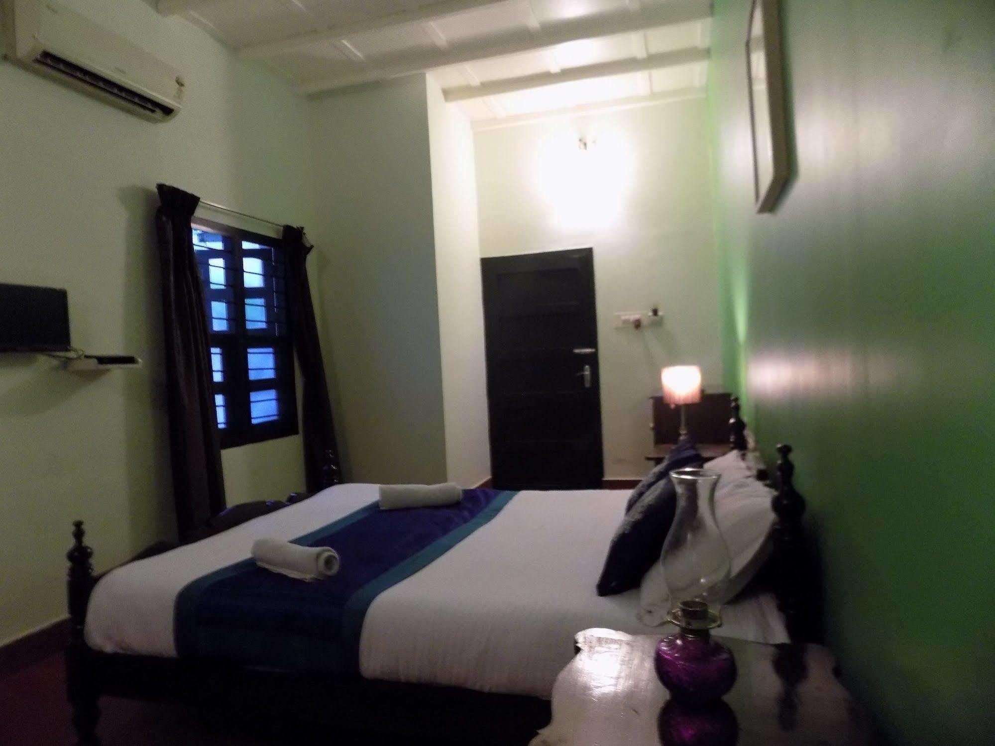 Bed and Breakfast Elphinstone Residency Kochi Exterior foto
