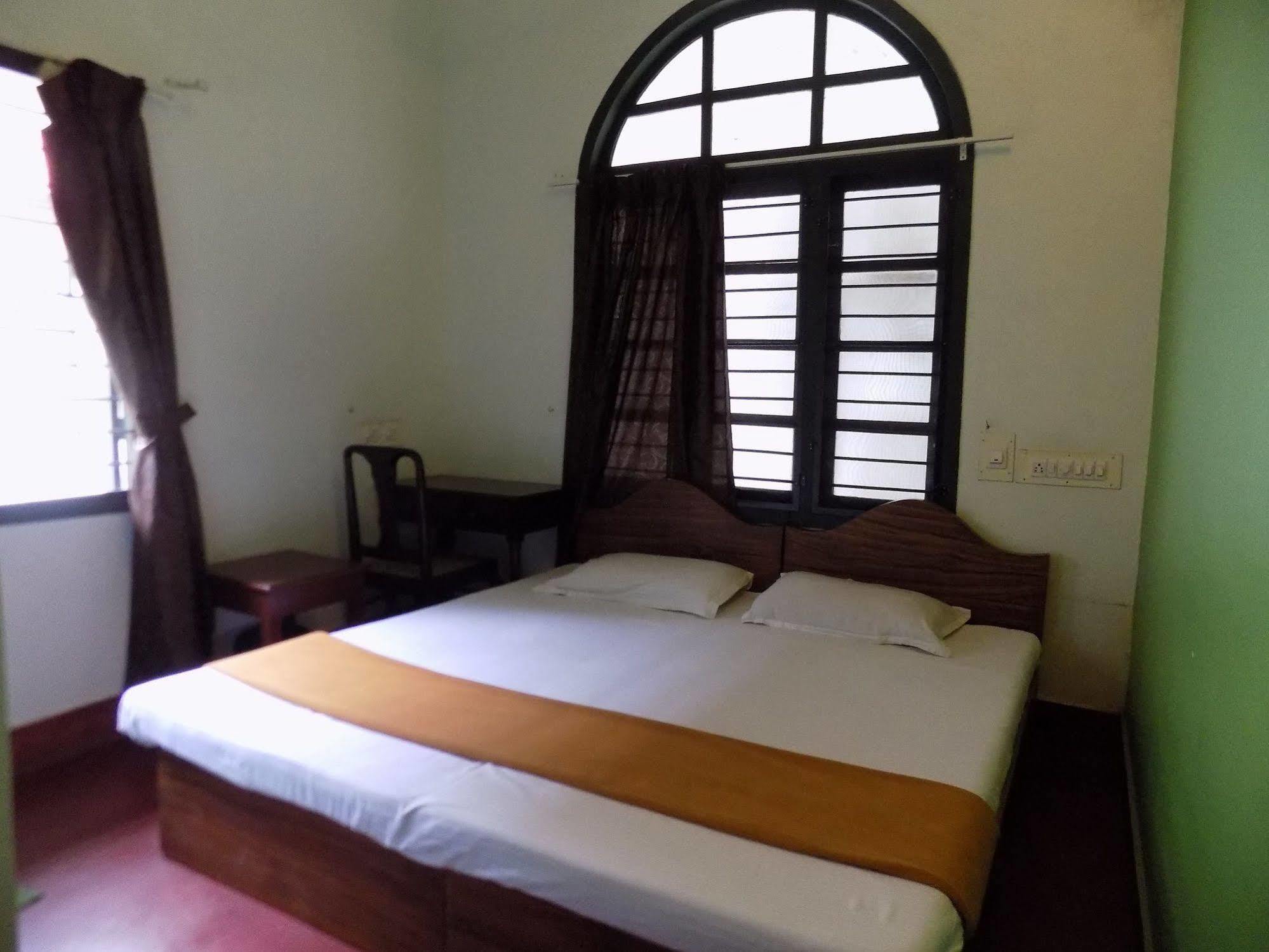 Bed and Breakfast Elphinstone Residency Kochi Exterior foto